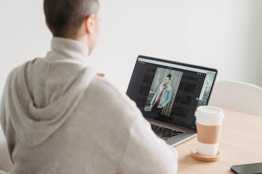 Image of a digital nomad negotiating over coffee